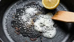 Staré hrnce budú žiariť ako nové: zapamätajte si spôsob, ako sa rýchlo zbaviť pripálenín